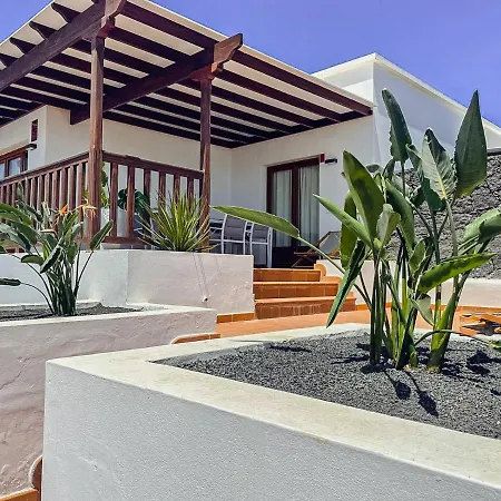 61 Playablanca Lanzarote Pool Вилла *