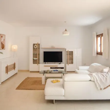 61 Playablanca Lanzarote Pool Вилла *