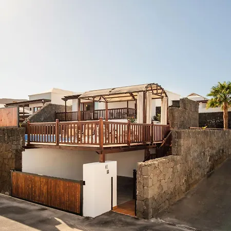 Villa 61 Playablanca Lanzarote Pool